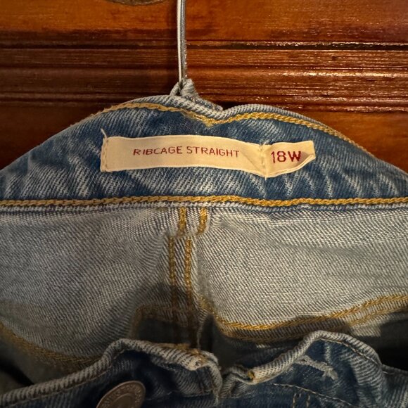 Levi's Ribcage Straight Jeans - Picture 2 of 6